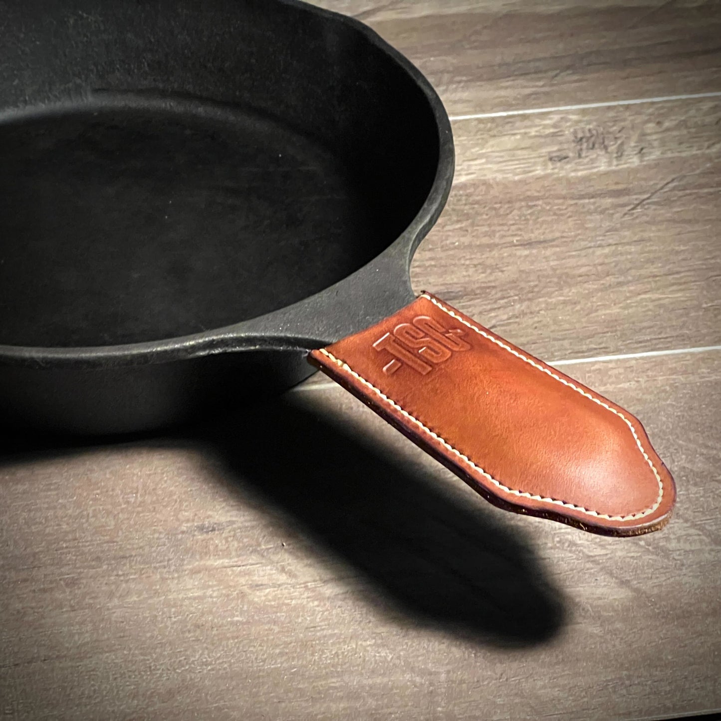 The Strength Co. Leather Pot Holder