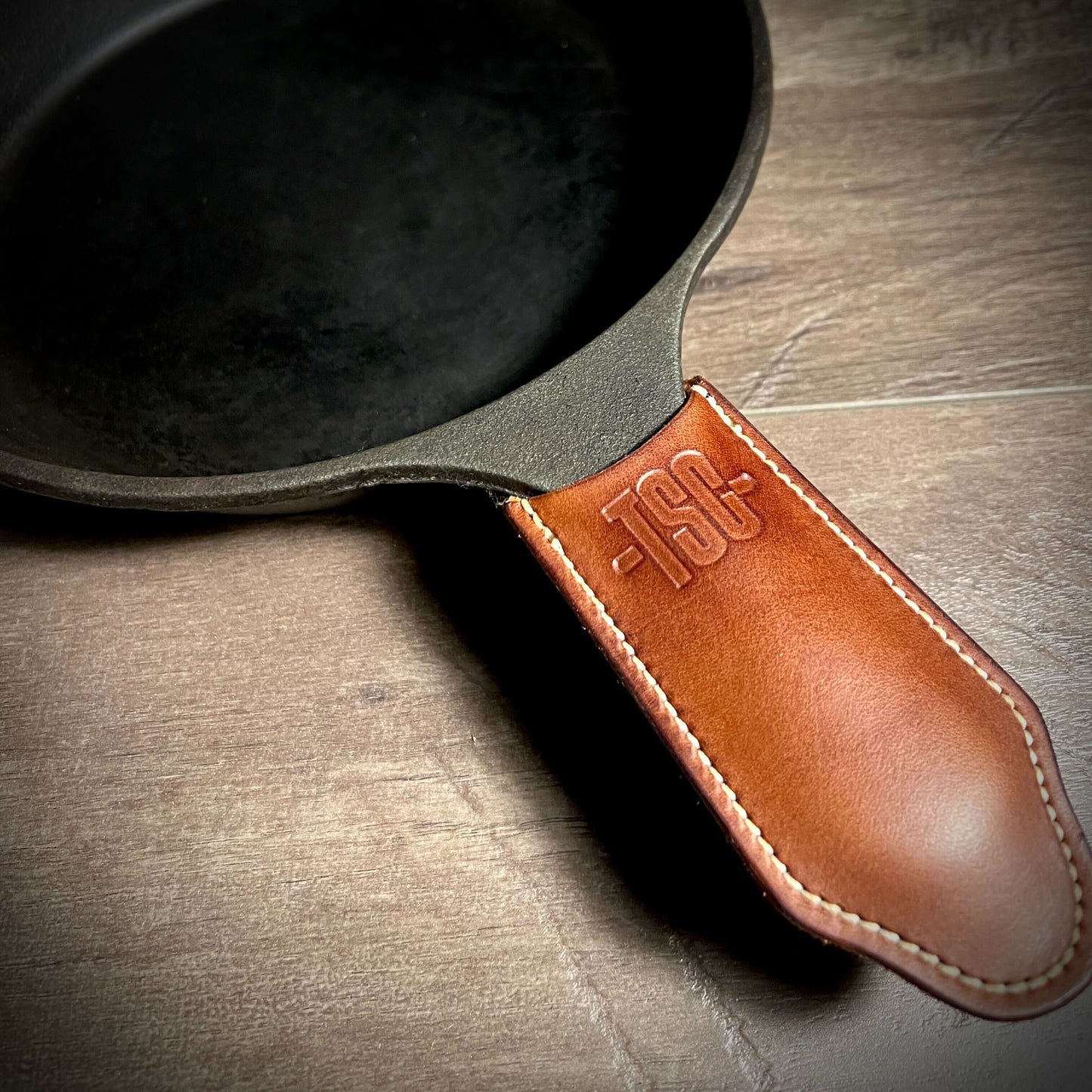 The Strength Co. Leather Pot Holder